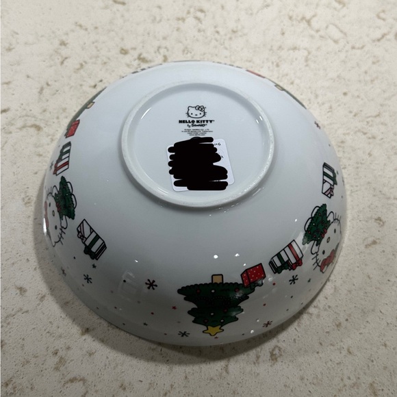 Hello Kitty x Sanrio Christmas 2024 Ceramic Serving Dish/Bowl *BNWT* - Picture 4 of 4